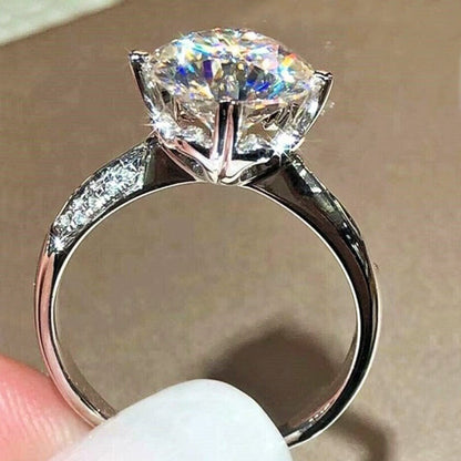 Classic Ring with Timeless Appeal