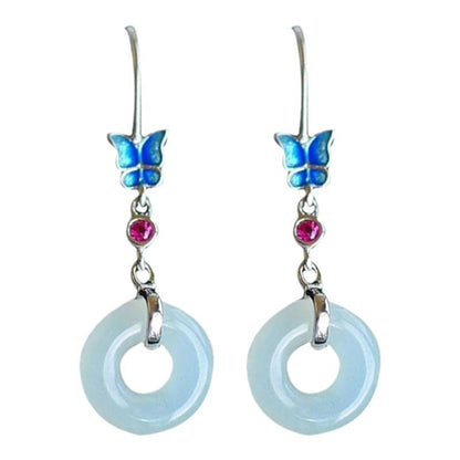 Classic Gold Earring with Timeless Appeal