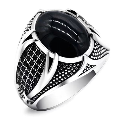Classic Silver Ring with Timeless Appeal