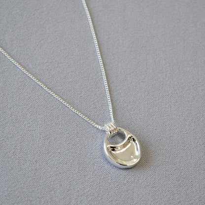 Classic Silver Necklace with Timeless Appeal