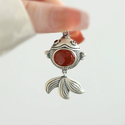 Romantic Silver Necklace for Special Moments