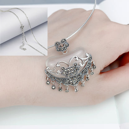 Romantic Silver Necklace for Special Moments