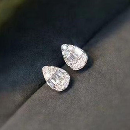 Beautiful Gold Earring with Unique Style