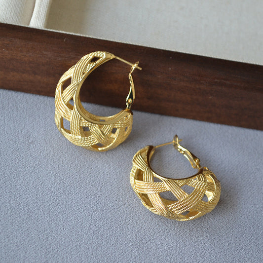 Elegant Gold Earring for Every Occasion