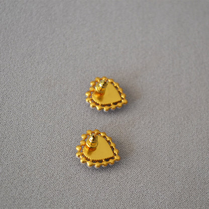 Charming Silver Earring for Any Occasion