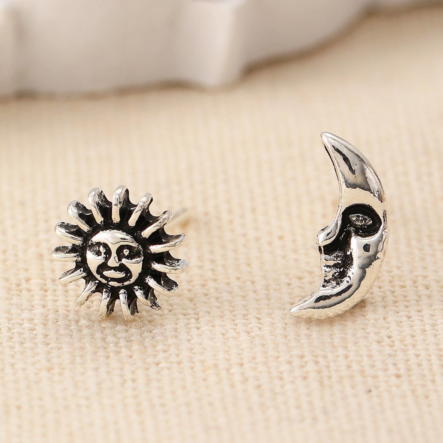 Charming Silver Earring for Any Occasion