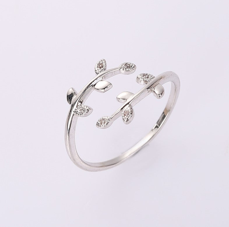 Classic Gold Ring with Timeless Appeal
