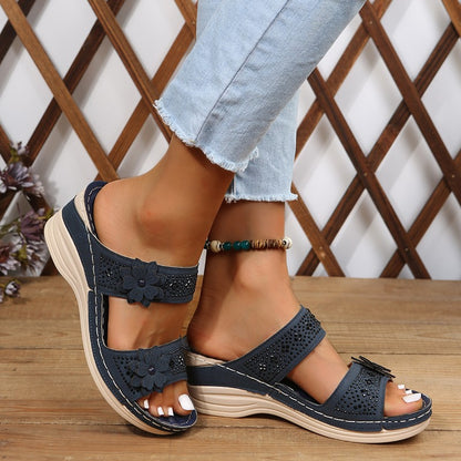 Chic Orthopedic Sandals with Unique Design