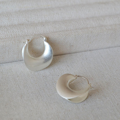 Classic Gold Earring with Timeless Appeal