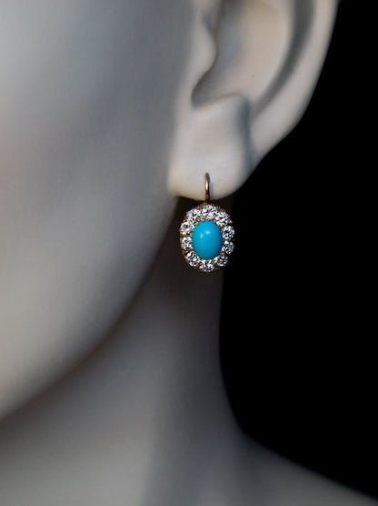 Beautiful Gold Earring with Unique Style