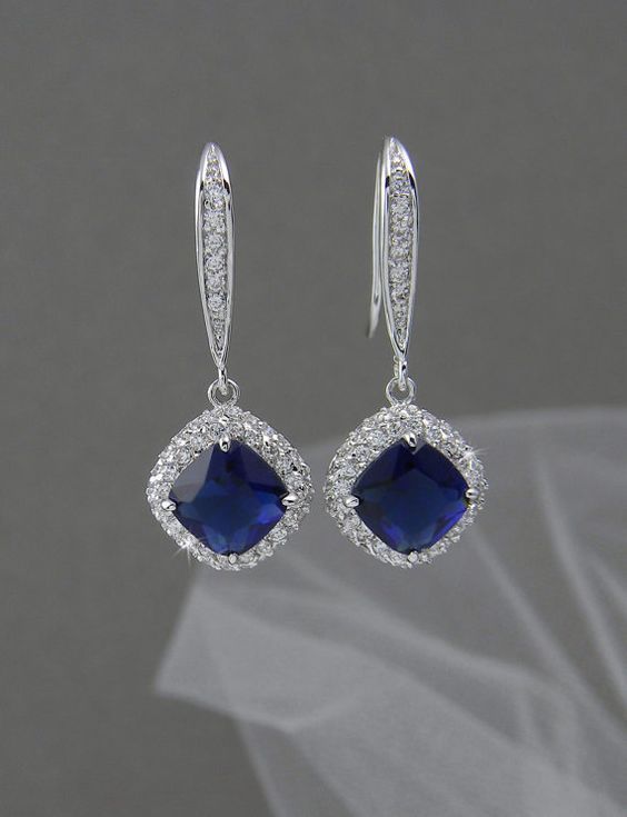 Charming Earring for Any Occasion