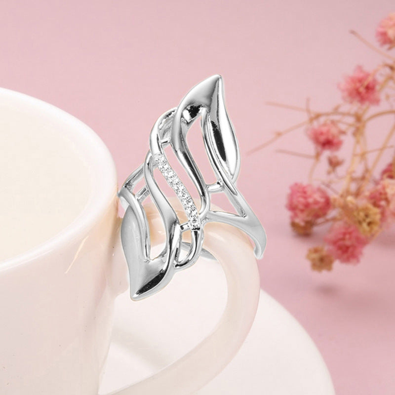 Classic Gold Ring with Timeless Appeal