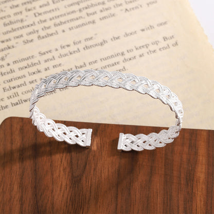 Romantic Bracelet for Special Moments