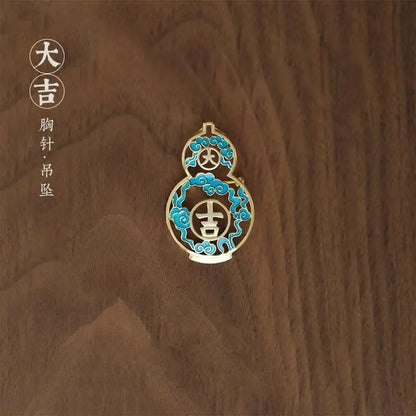 Charming Piece for Any Occasion
