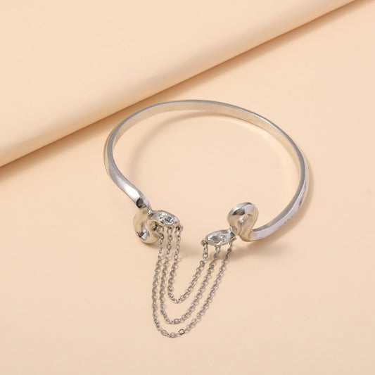 Beautiful Bracelet with Unique Style