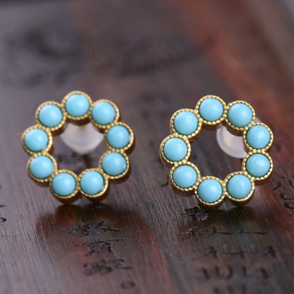 Beautiful Gold Earring with Unique Style