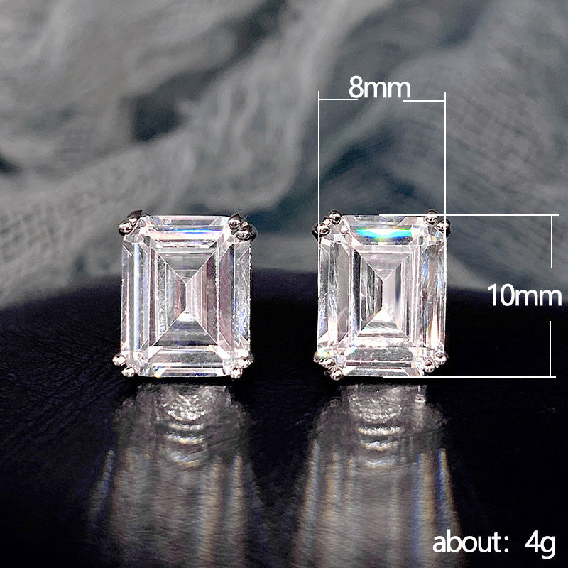 Charming Earring for Any Occasion