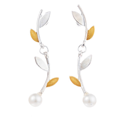 Charming Silver Earring for Any Occasion
