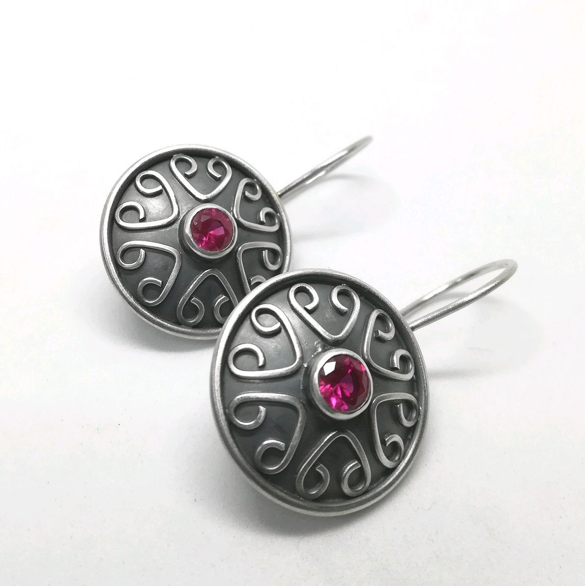 Charming Silver Earring for Any Occasion