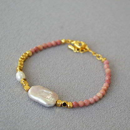 Classic Pearl Necklace with Timeless Appeal