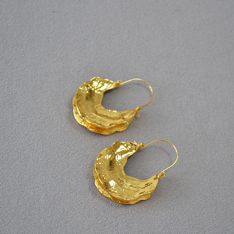 Romantic Gold Earring for Special Moments