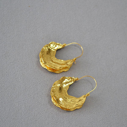 Romantic Gold Earring for Special Moments