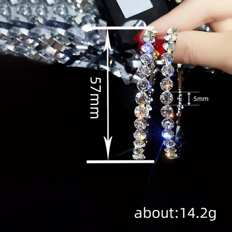 Charming Earring for Any Occasion