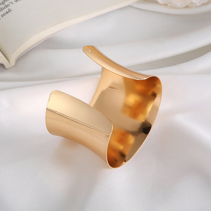 Classic Bracelet with Timeless Appeal