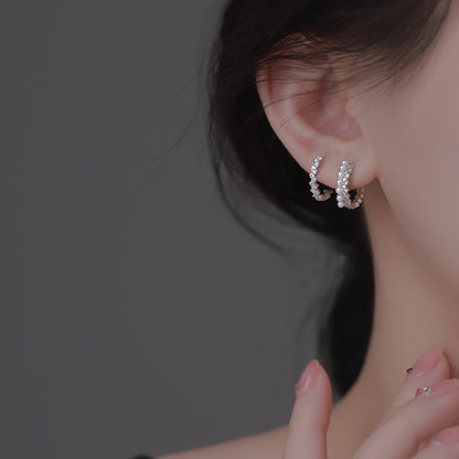Classic Pearl Earring with Timeless Appeal