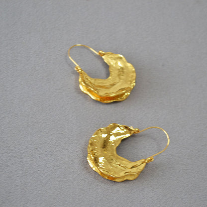 Romantic Gold Earring for Special Moments