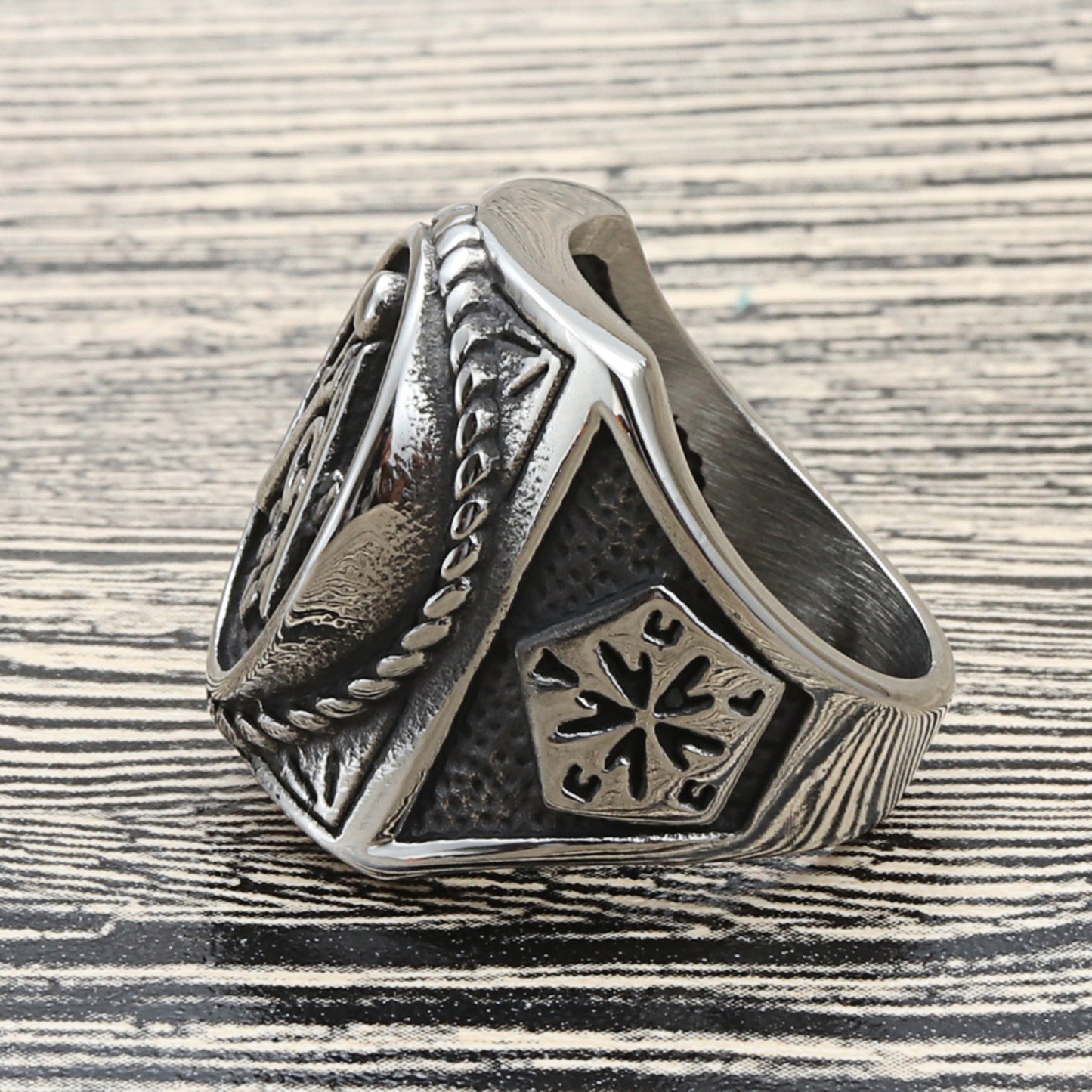 Classic Ring with Timeless Appeal