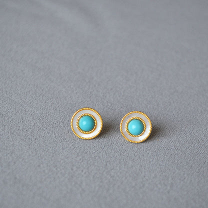 Beautiful Gold Earring with Unique Style