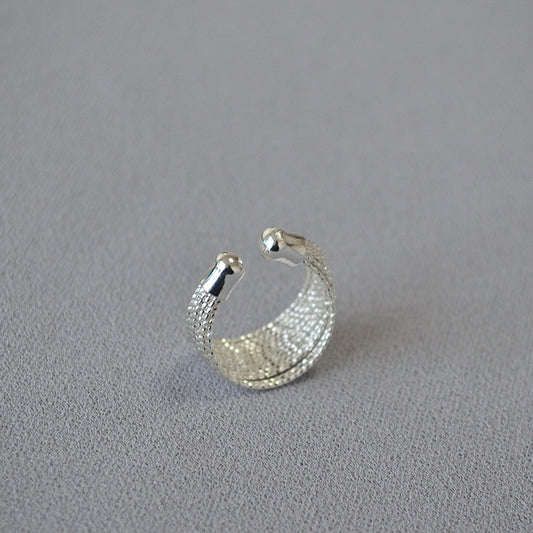 Classic Gold Ring with Timeless Appeal