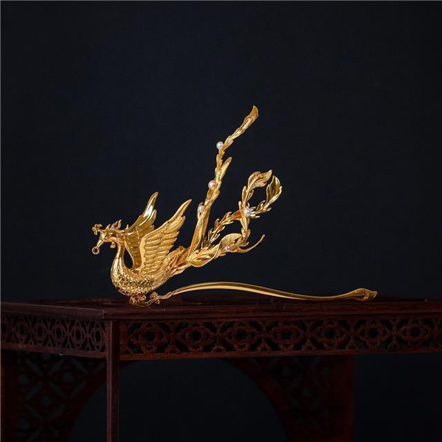Delicate Artisan Gold Piece