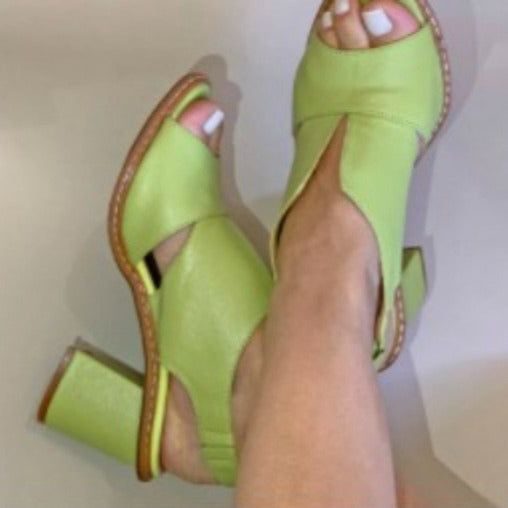 Chic Orthopedic Sandals with Unique Design