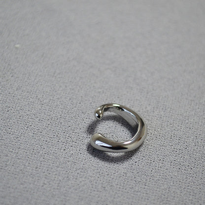 Classic Gold Earring with Timeless Appeal