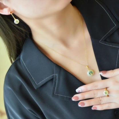 Charming Silver Set for Any Occasion
