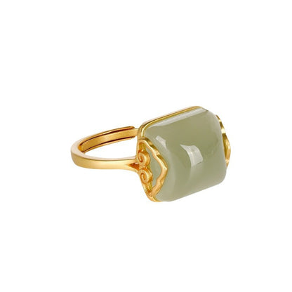Classic Silver Ring with Timeless Appeal