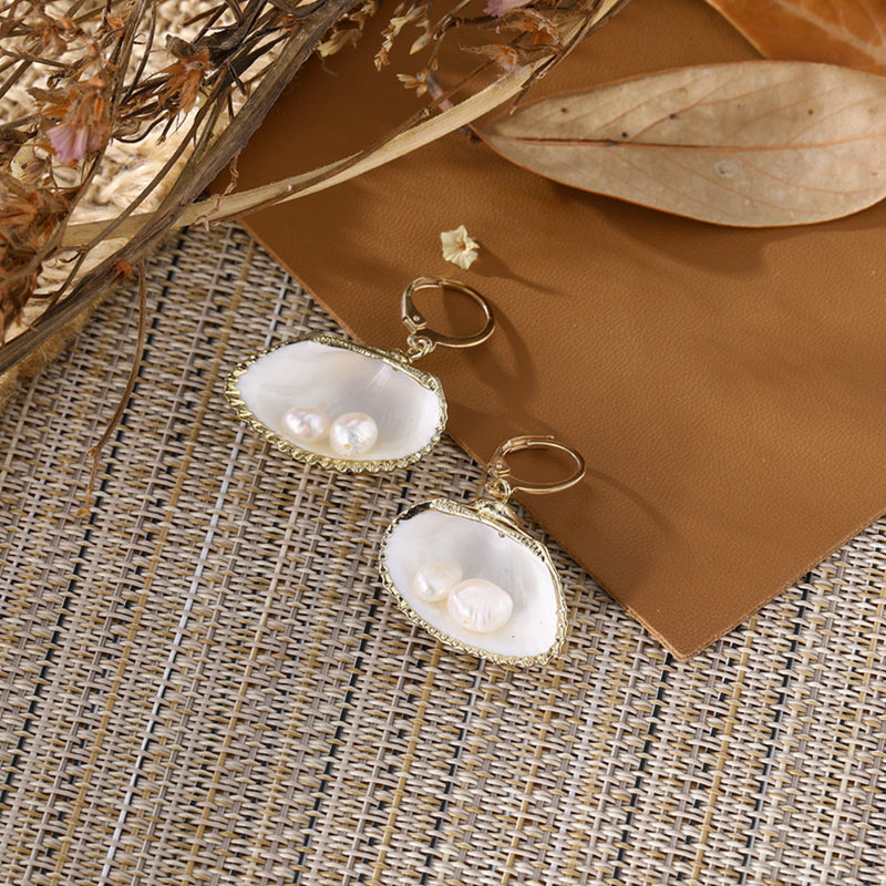 Charming Gold Piece for Any Occasion