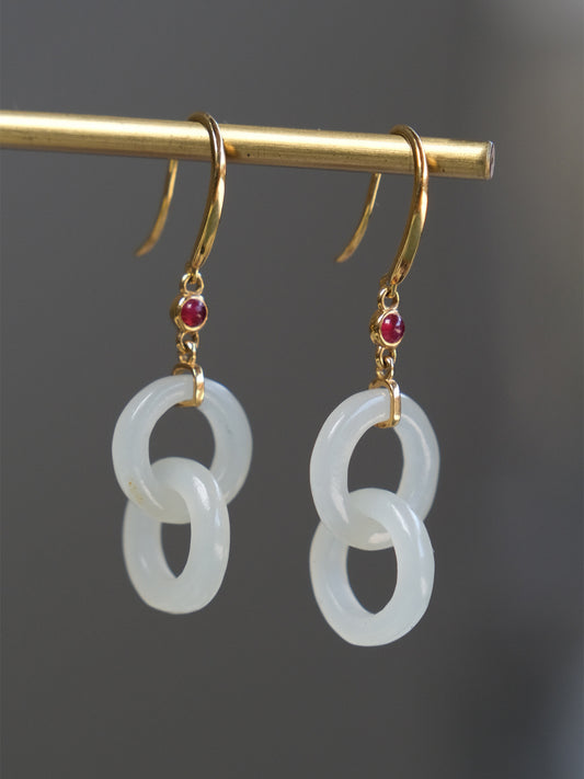Charming Earring for Any Occasion