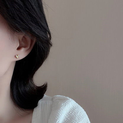 Romantic Pearl Earring for Special Moments