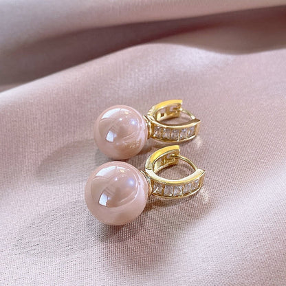 Romantic Pearl Earring for Special Moments