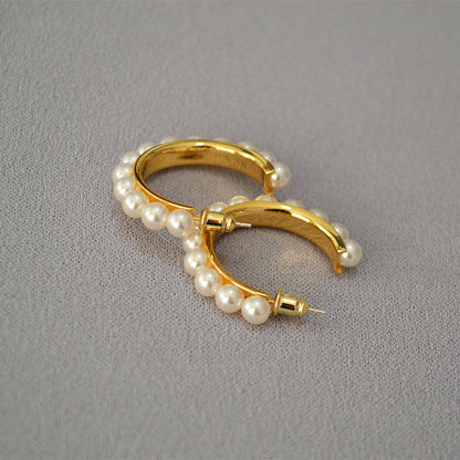 Charming Gold Earring for Any Occasion