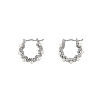 Romantic Pearl Earring for Special Moments