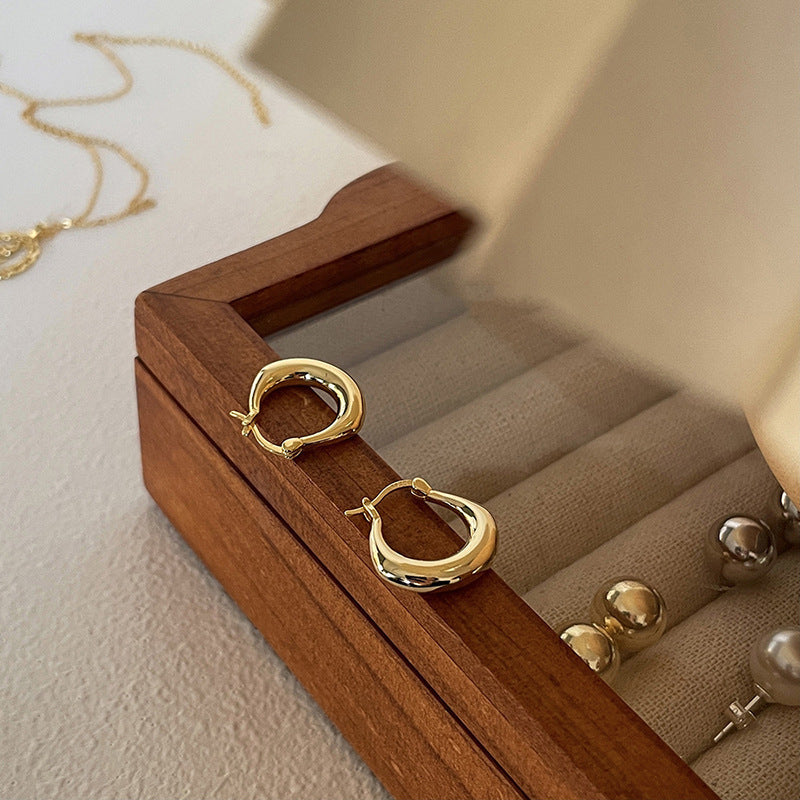 Charming Piece for Any Occasion