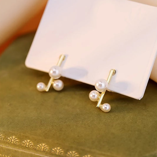 Beautiful Pearl Earring with Unique Style
