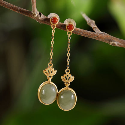 Romantic Silver Earring for Special Moments