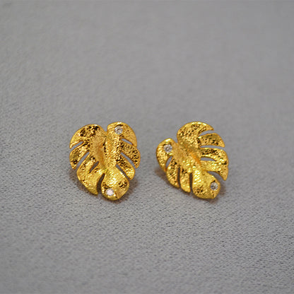 Romantic Gold Earring for Special Moments