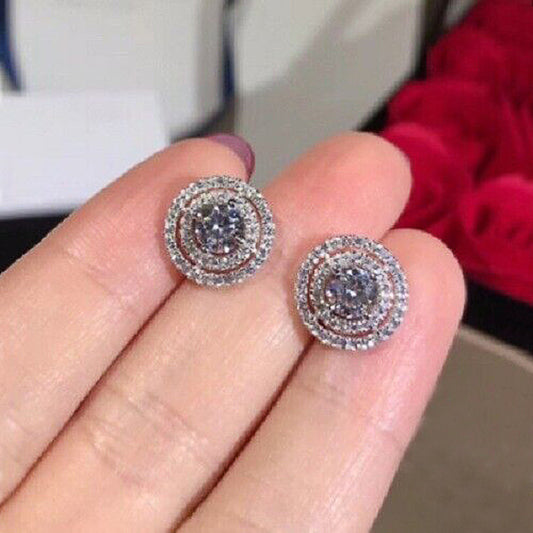 Charming Earring for Any Occasion