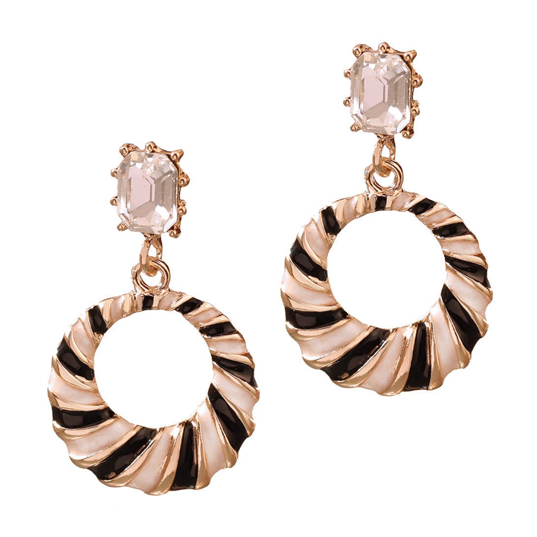 Classic Earring with Timeless Appeal